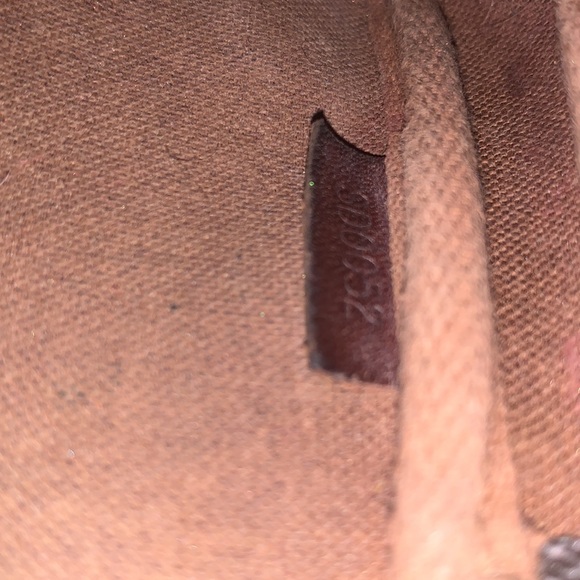 ❌SOLD❌ Louis Vuitton Monogram Mini Pochette! - Picture 8 of 13